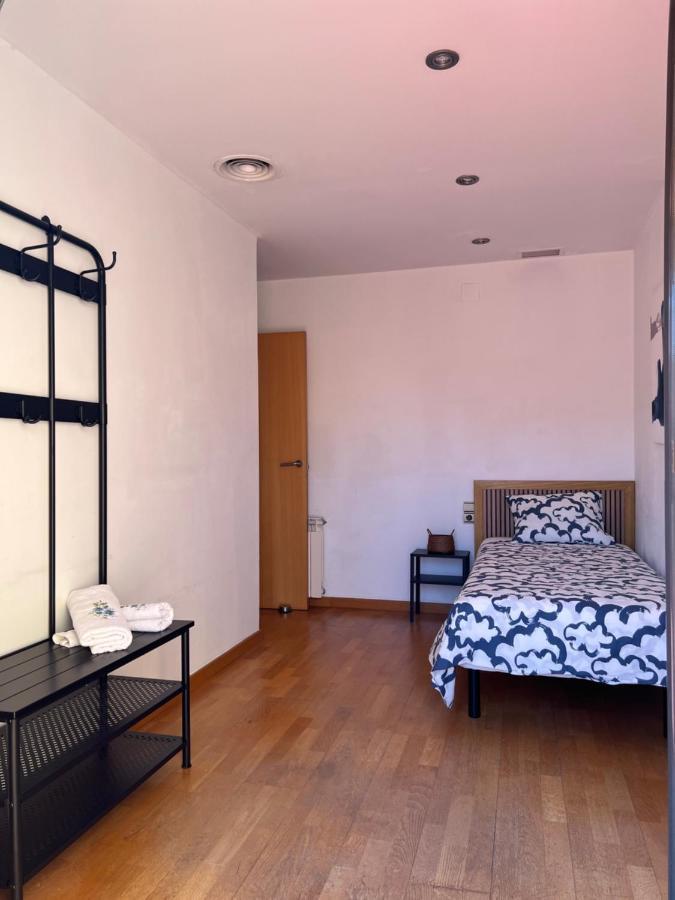 הוילה סנט פליו דה יוברגאט Casa Neus, Casa Cerca De Barcelona מראה חיצוני תמונה