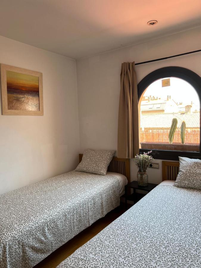 הוילה סנט פליו דה יוברגאט Casa Neus, Casa Cerca De Barcelona מראה חיצוני תמונה