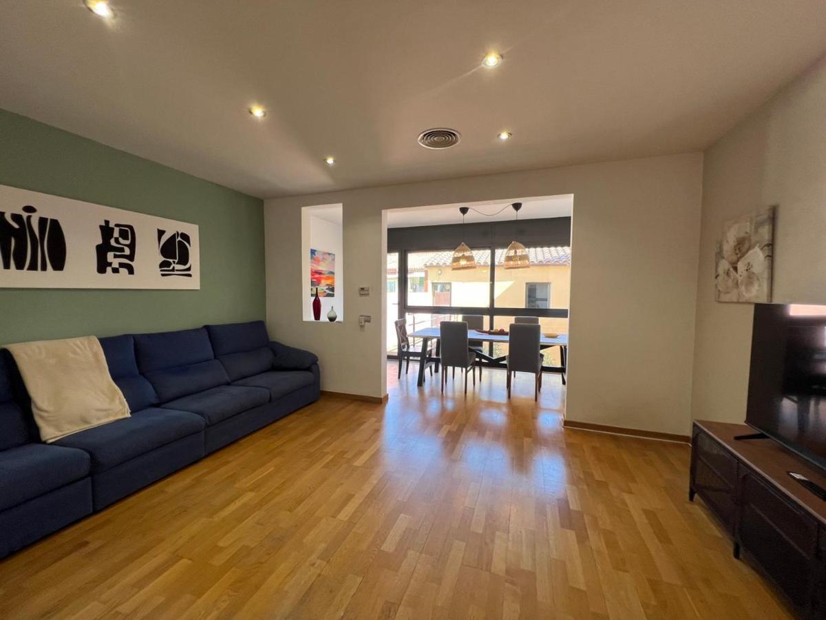 הוילה סנט פליו דה יוברגאט Casa Neus, Casa Cerca De Barcelona מראה חיצוני תמונה