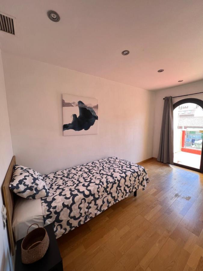 הוילה סנט פליו דה יוברגאט Casa Neus, Casa Cerca De Barcelona מראה חיצוני תמונה