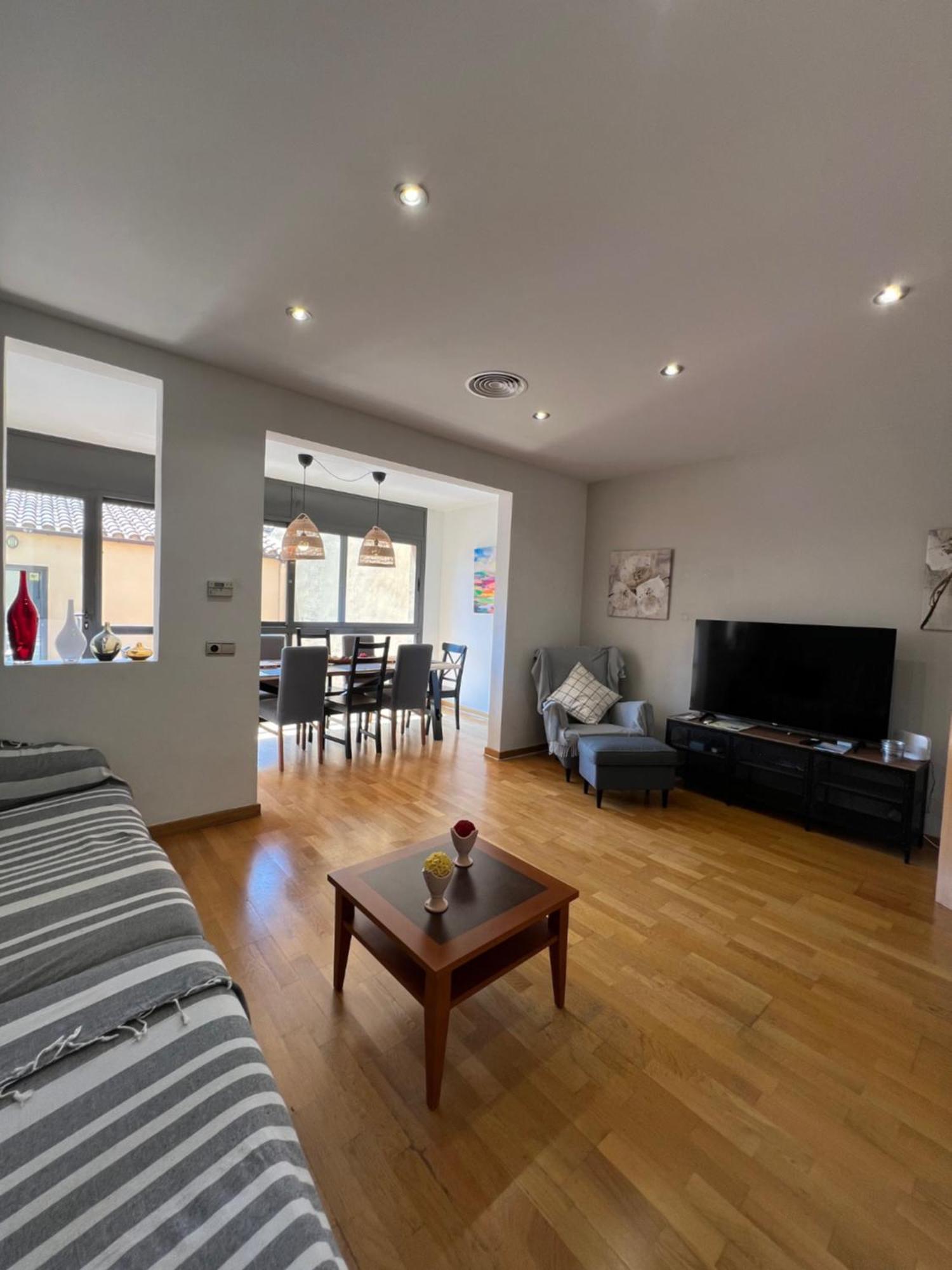 הוילה סנט פליו דה יוברגאט Casa Neus, Casa Cerca De Barcelona מראה חיצוני תמונה
