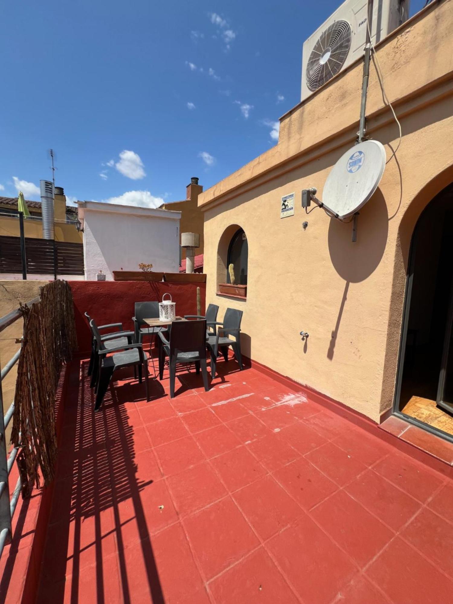 הוילה סנט פליו דה יוברגאט Casa Neus, Casa Cerca De Barcelona מראה חיצוני תמונה